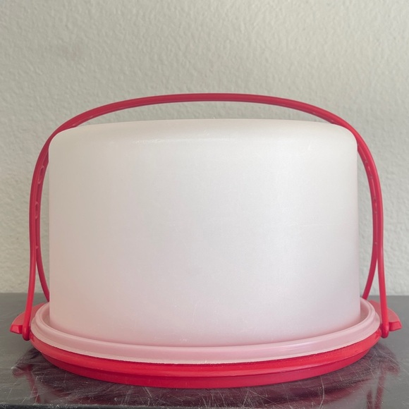 Tupperware Red and White Cake Carrier - Picture 1 of 7